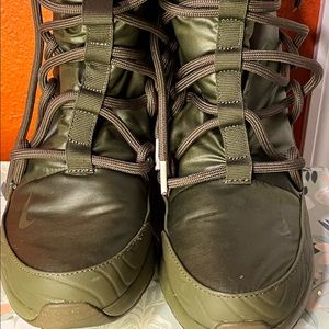 Nike Tanjun High Rise Women's Boot Sneaker Hiking Limited Green AO0355-302